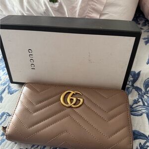 Gucci marmont wallet zip around
